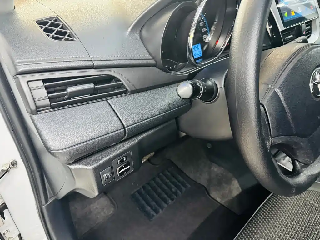 Toyota Yaris L — миниатюра 10