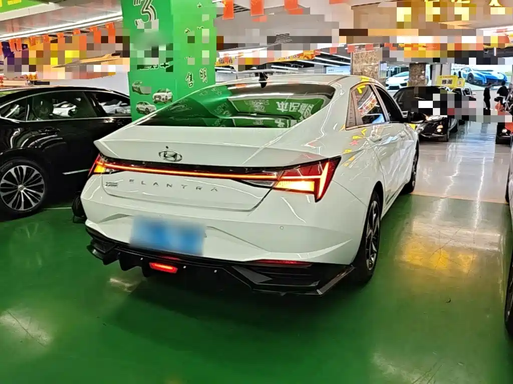 Hyundai Elantra — миниатюра 7