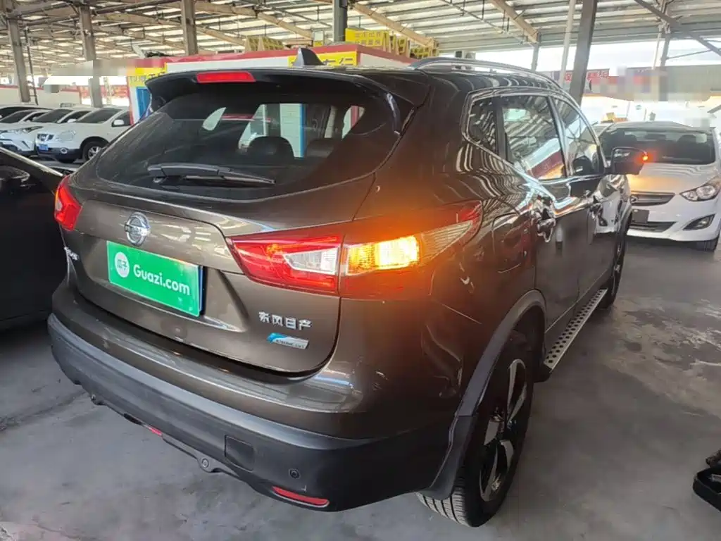 Nissan Qashqai — миниатюра 7