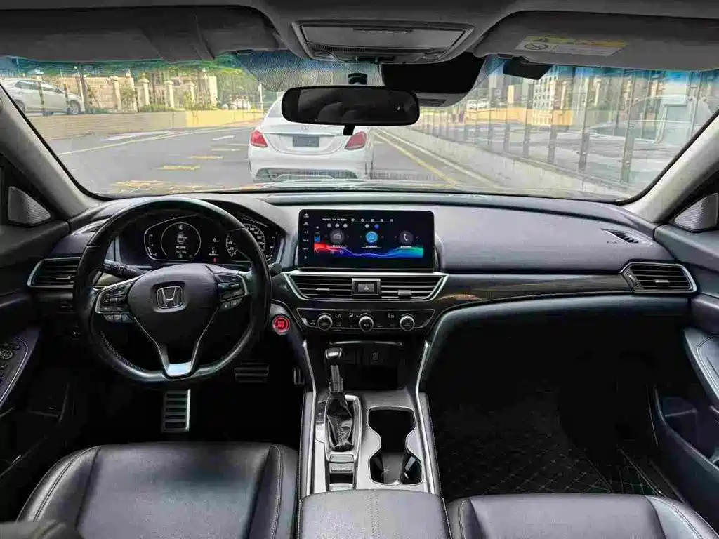 Honda Accord — миниатюра 7