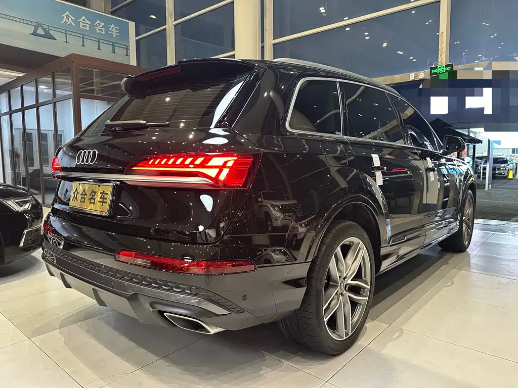 Audi Q7 2025 55 TFSI quattro S line Sport