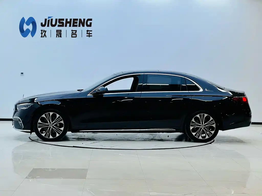 Mercedes-Benz E-Class — миниатюра 3