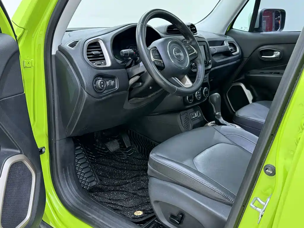 Jeep Renegade — миниатюра 7