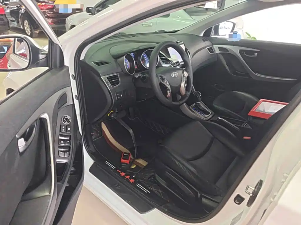 Hyundai Elantra Langdong — миниатюра 16