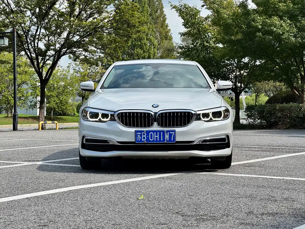 BMW 5 Series — миниатюра 2