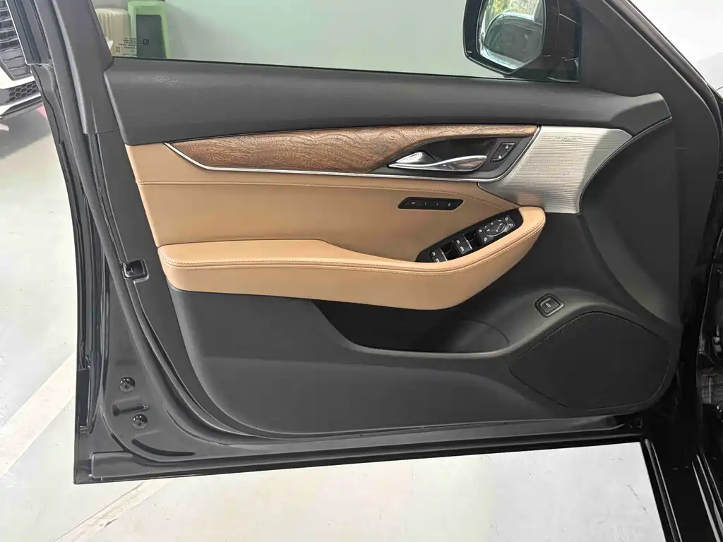 Cadillac CT5 — миниатюра 30