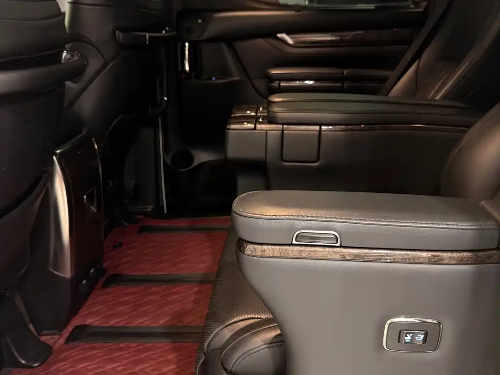 Toyota Vellfire — миниатюра 10