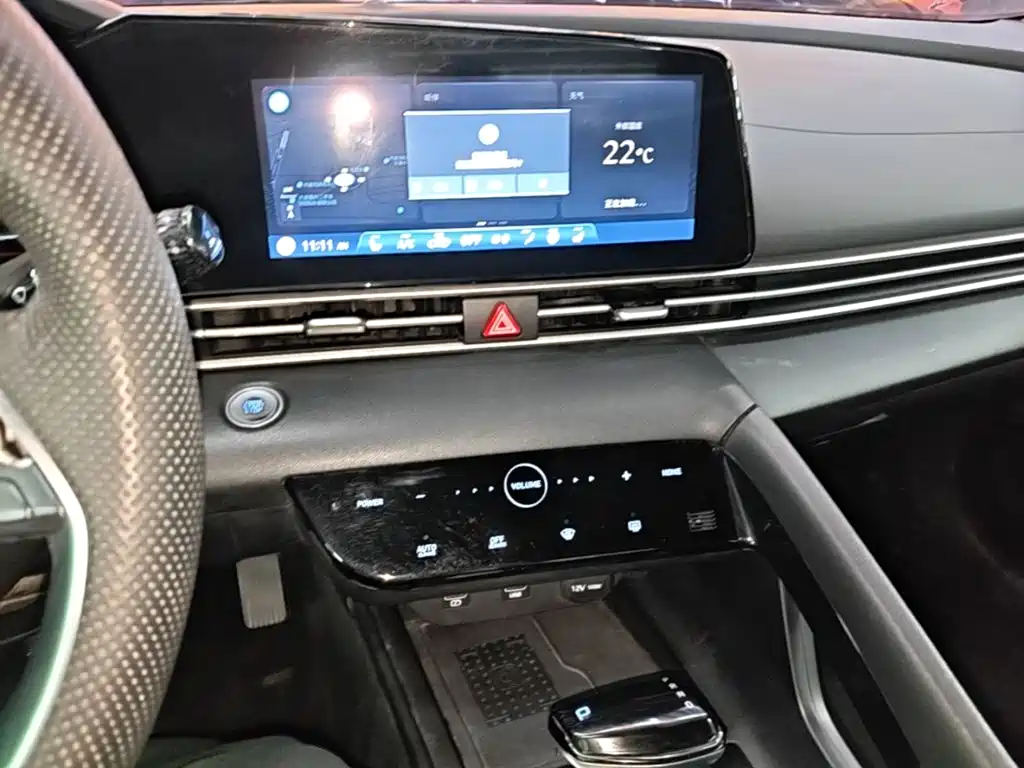 Hyundai Elantra — миниатюра 13
