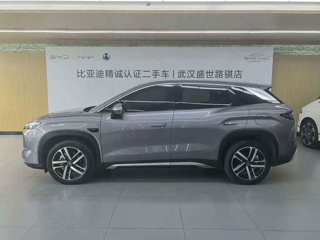 BYD L DM-i — миниатюра 2