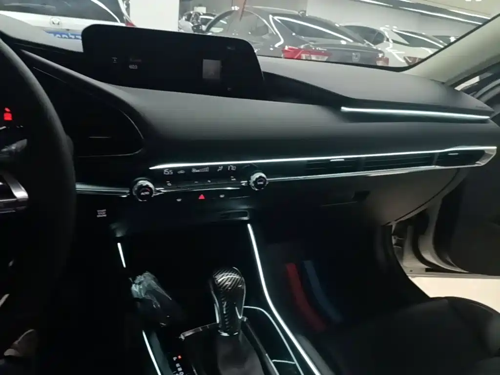 Mazda 3 Axela — миниатюра 10