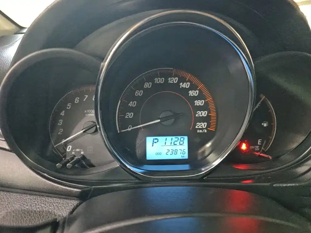 Toyota Yaris L — миниатюра 12