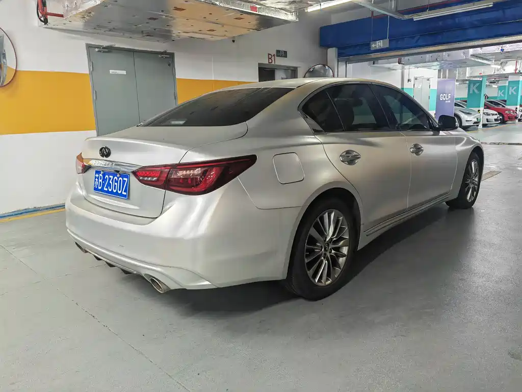INFINITI Q50L