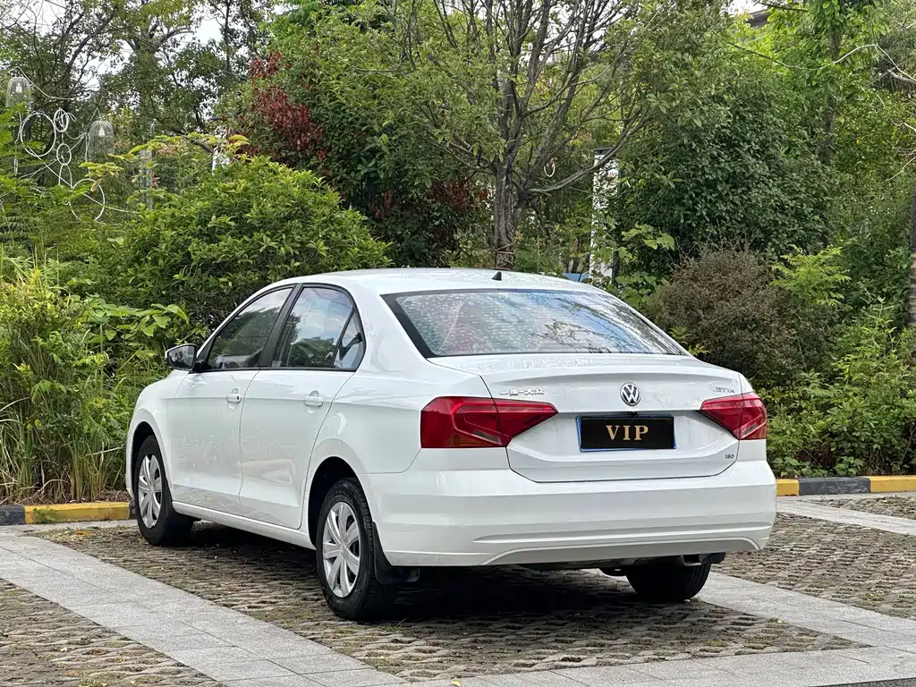 Volkswagen Jetta — миниатюра 6