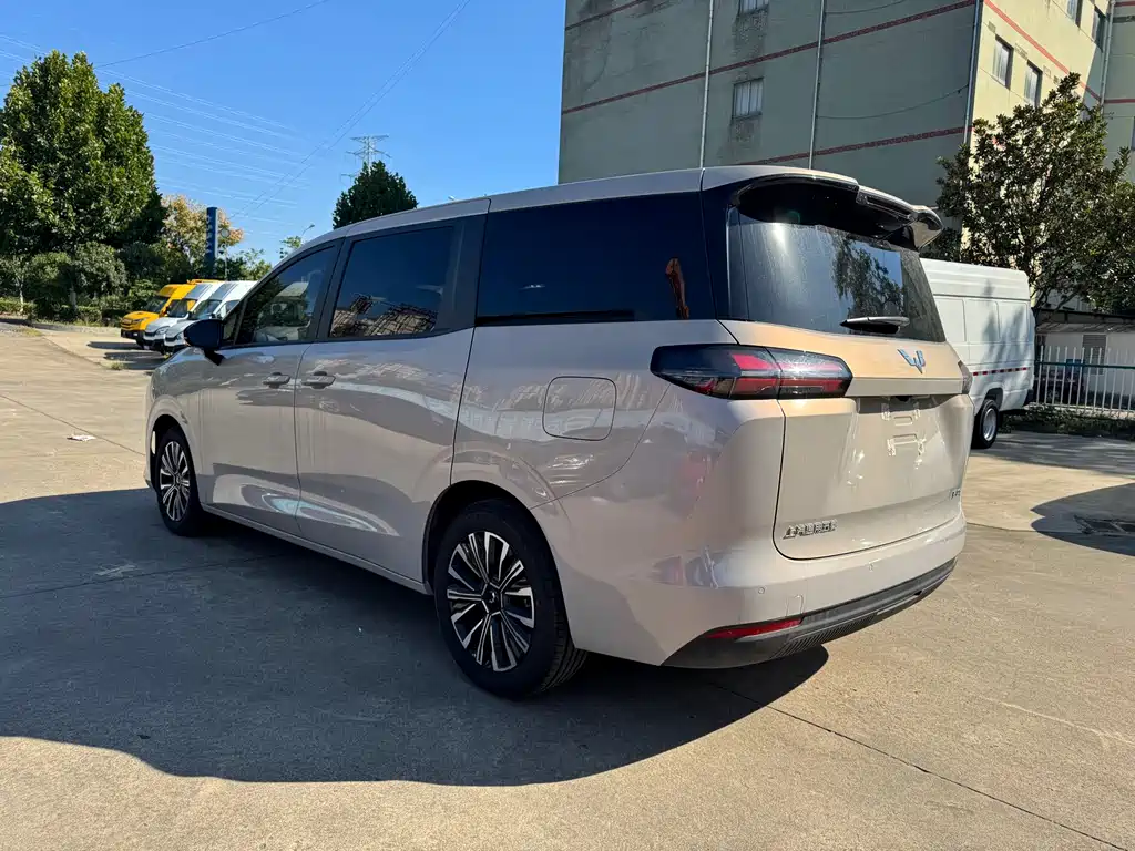 Wuling Xingguang 730 New Energy — миниатюра 4