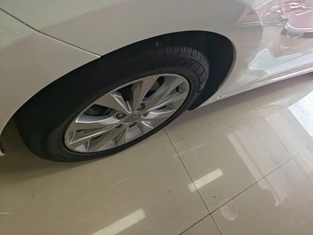 Hyundai Elantra Langdong — миниатюра 23