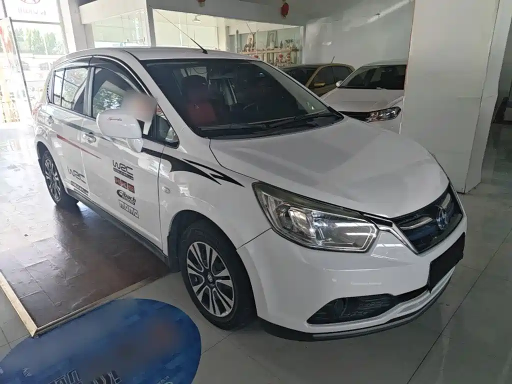 Venucia R50 — миниатюра 4