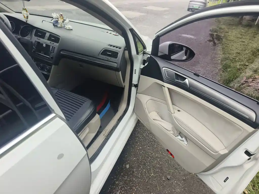 Volkswagen Golf — миниатюра 20