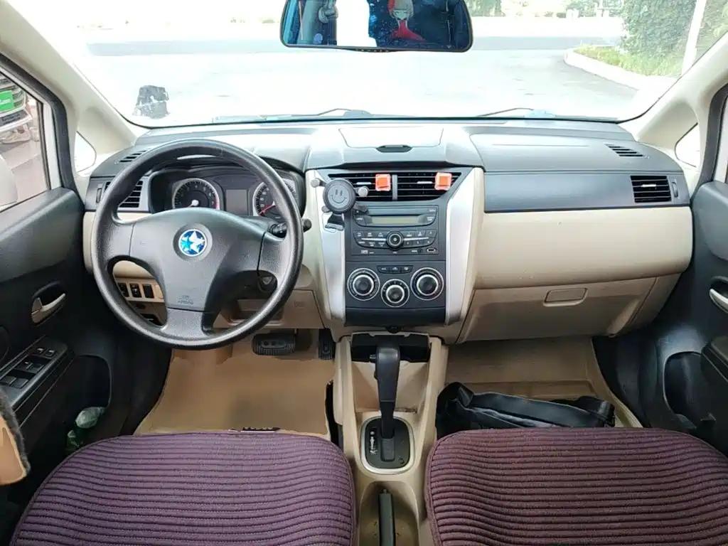 Venucia R50 — миниатюра 6