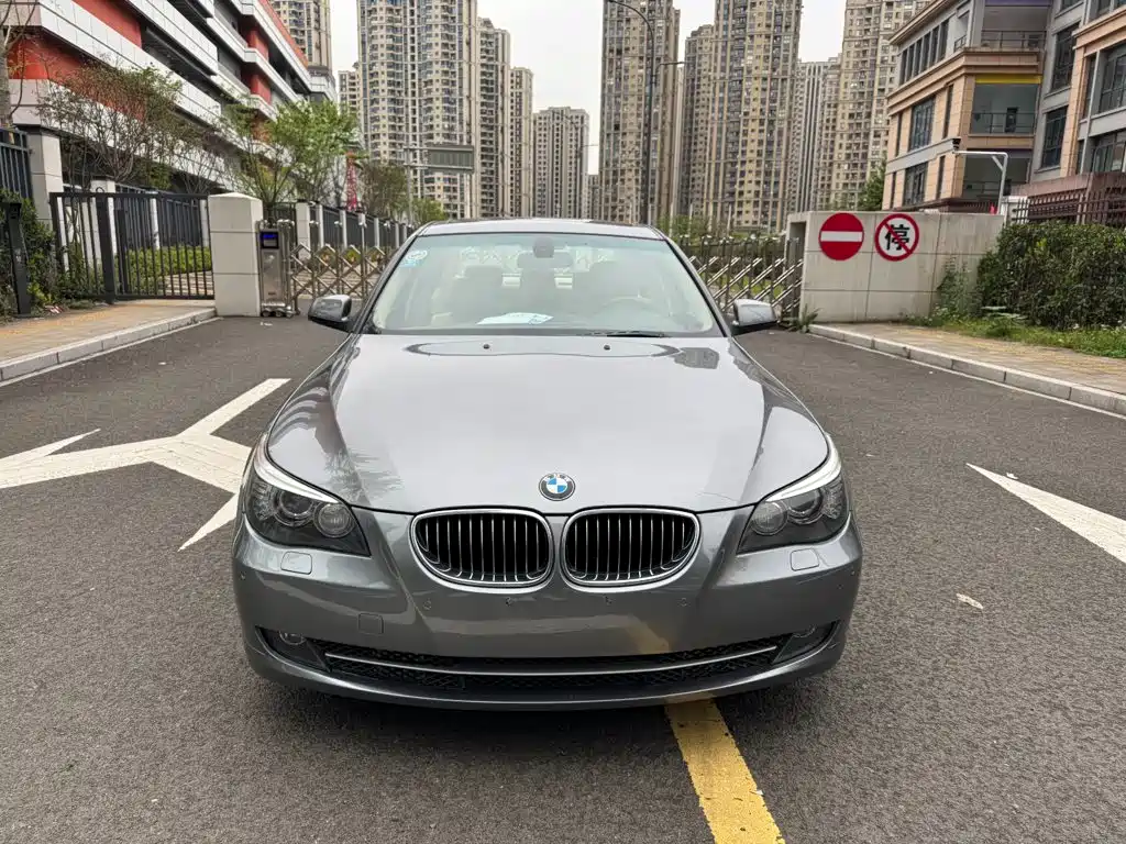 BMW 5 Series — миниатюра 2
