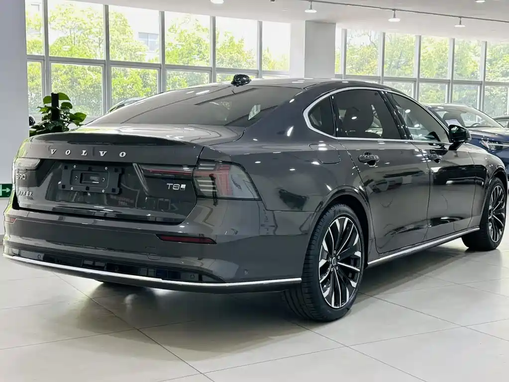 Volvo S90 2026 Luxury