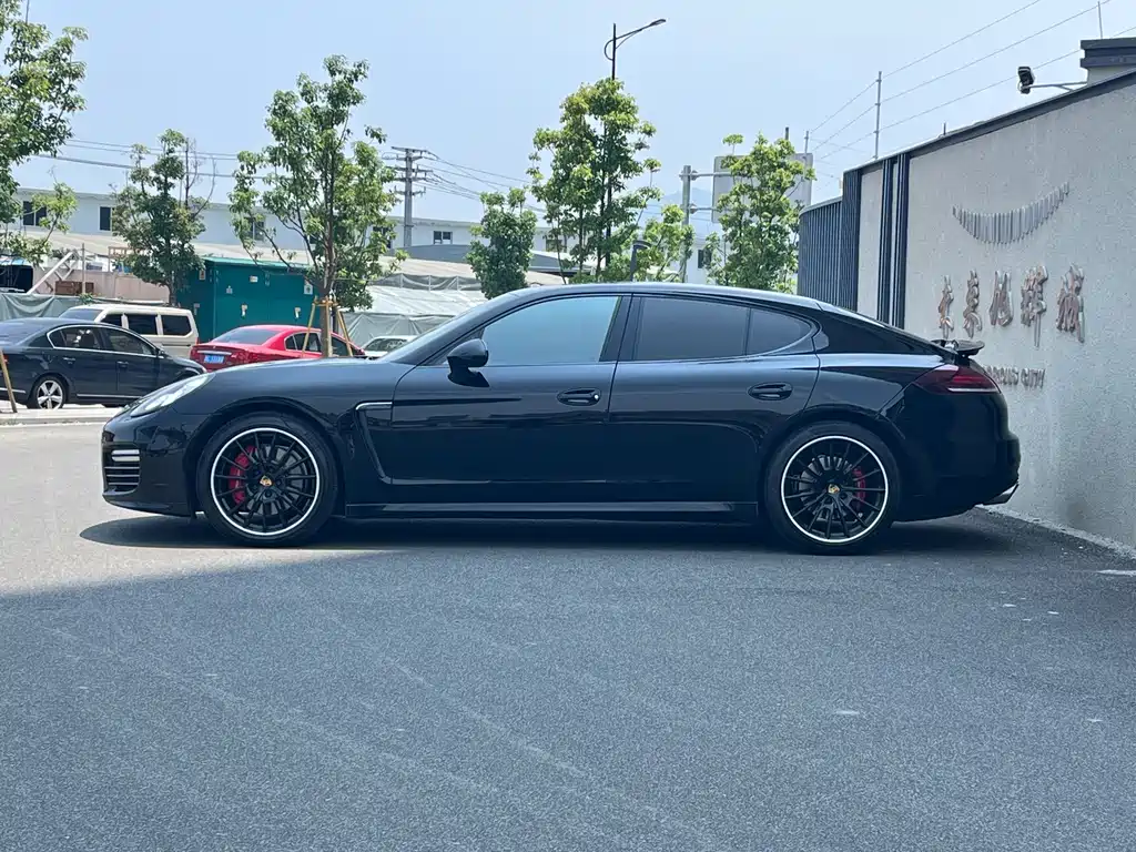 Porsche Panamera — миниатюра 4