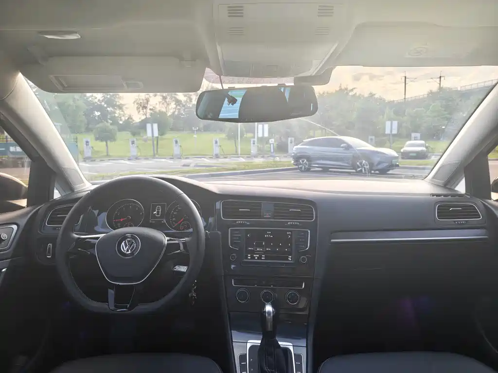 Volkswagen Golf — миниатюра 10