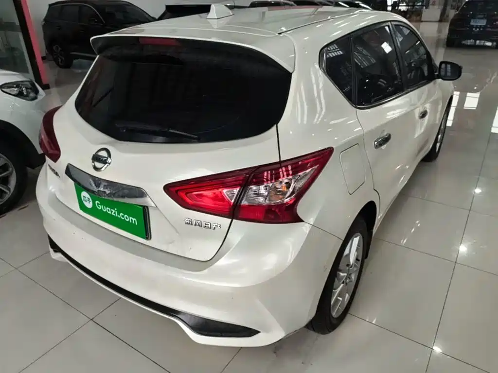 Nissan Tiida — миниатюра 7