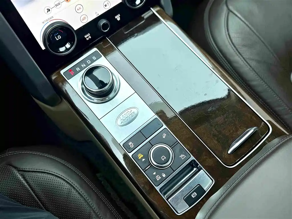 Land Rover Range Rover — миниатюра 12
