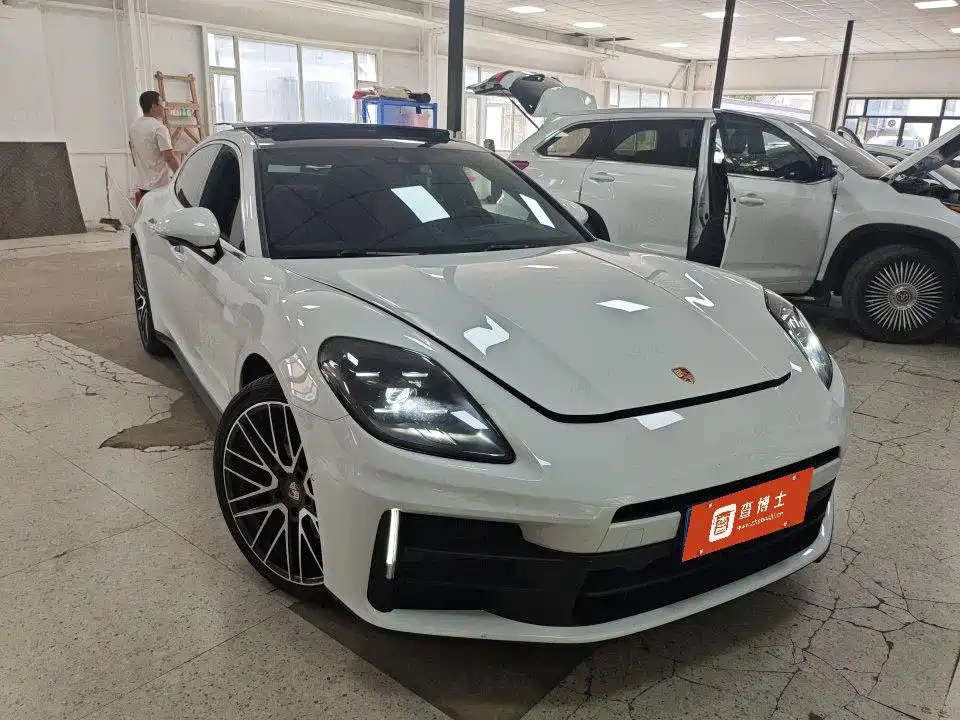 Porsche Panamera — миниатюра 2