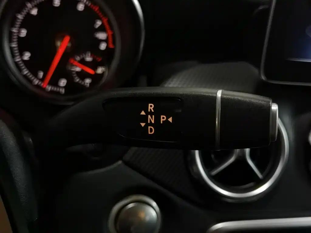 Mercedes-Benz GLA — миниатюра 13