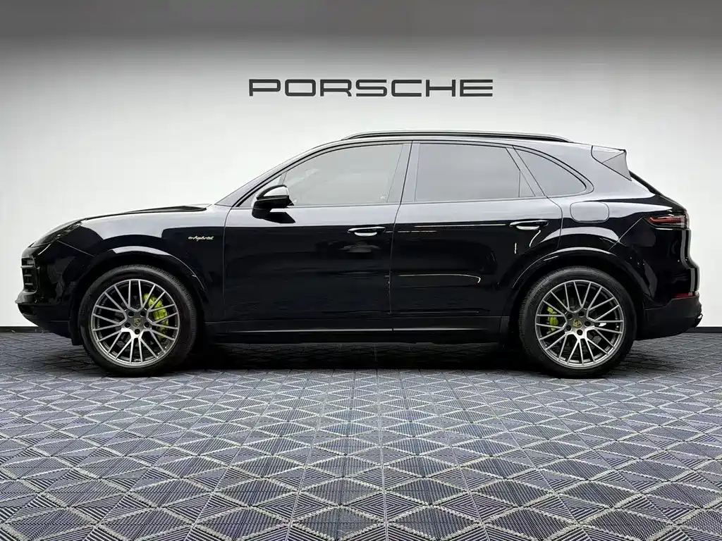 Porsche Cayenne Hybrid — миниатюра 6