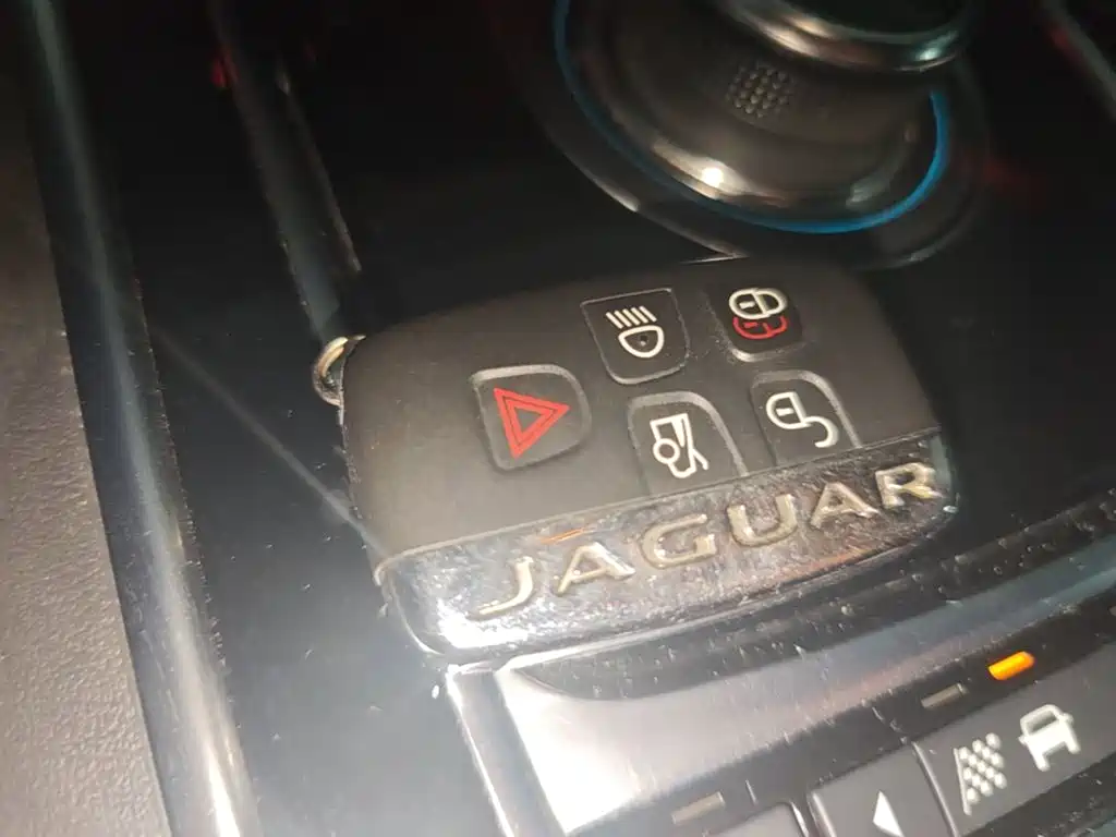 Jaguar XEL — миниатюра 9