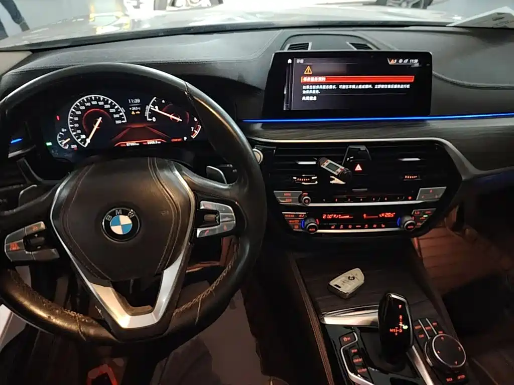 BMW 5 Series — миниатюра 10