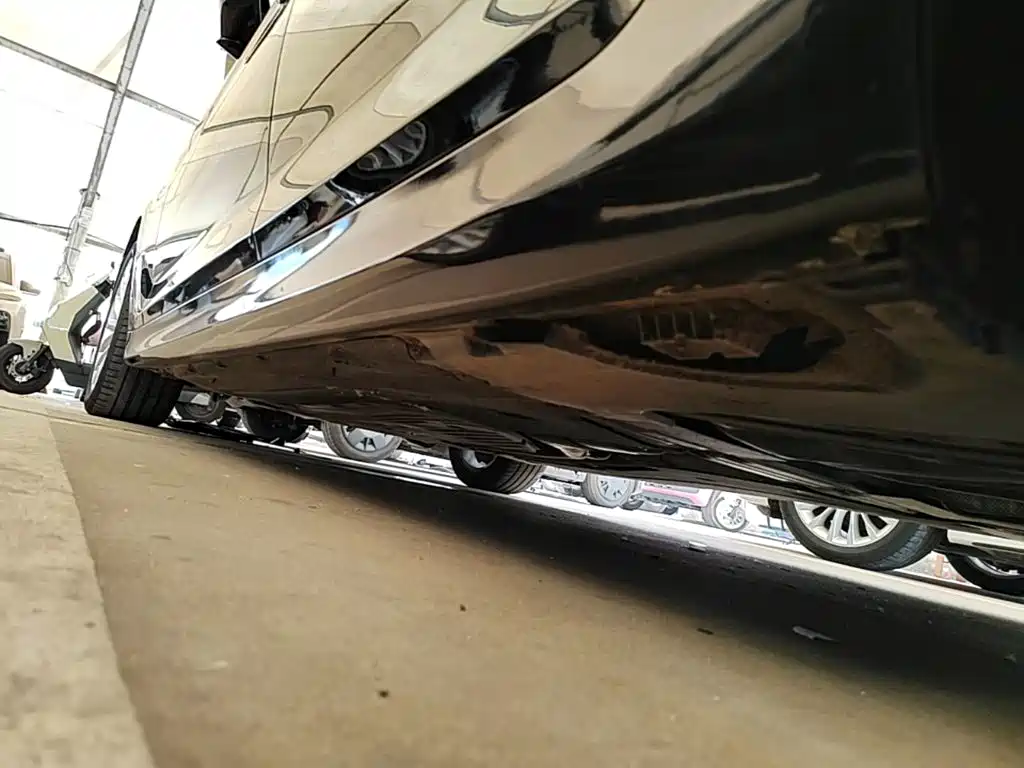 BMW 5 Series — миниатюра 22