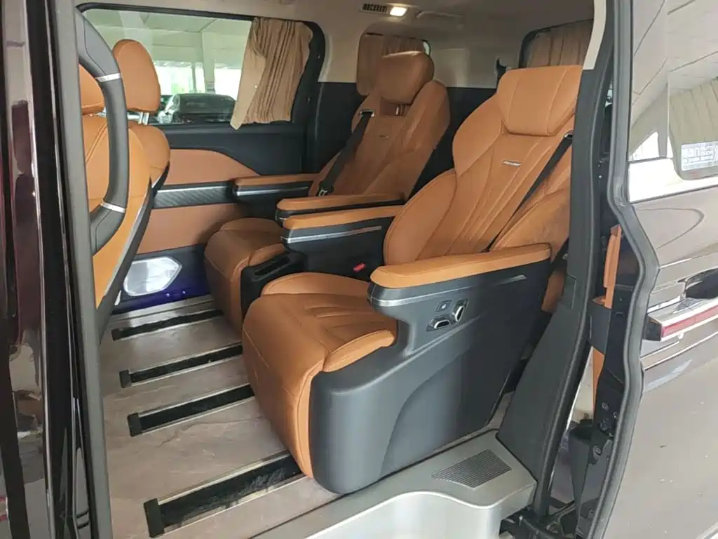 Hongqi Hongqi HQ9 PHEV — миниатюра 17