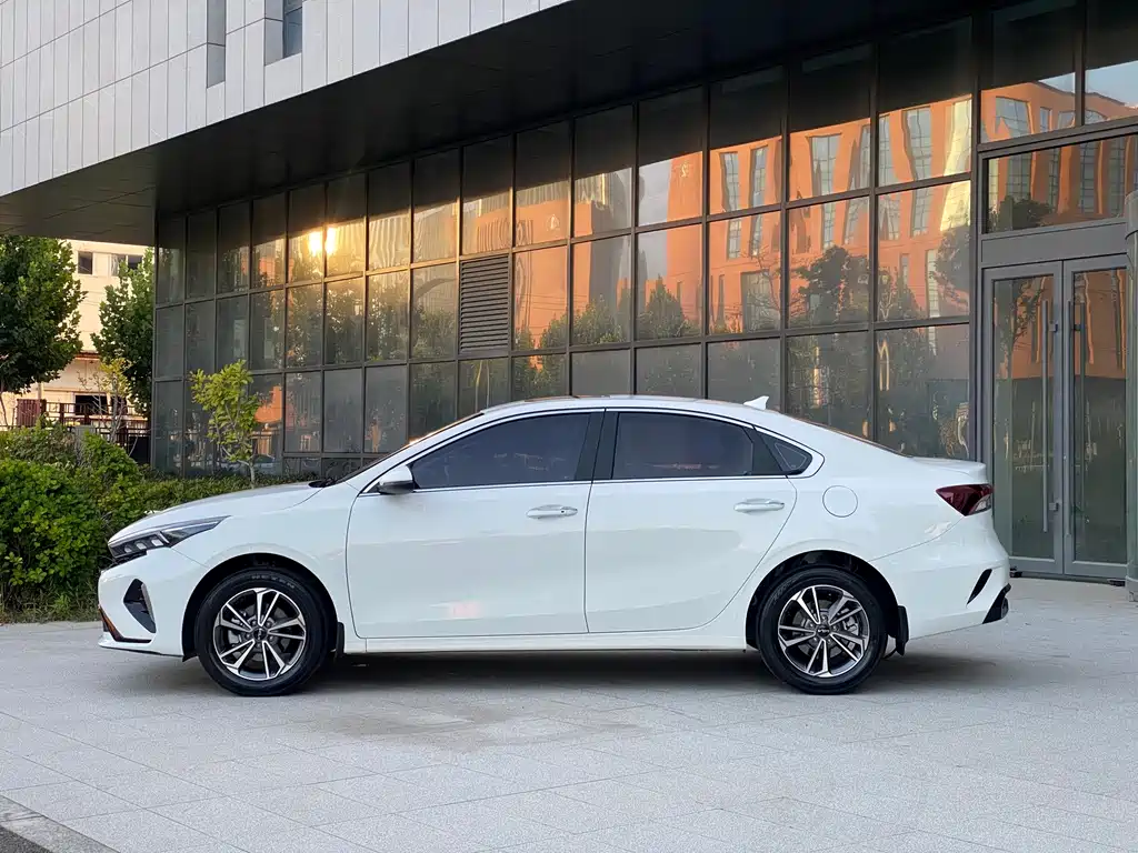 Kia K3 — миниатюра 10