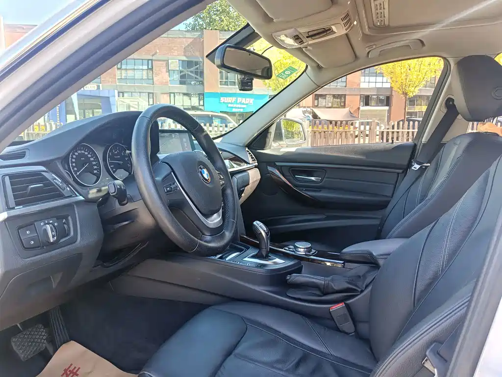 BMW 3 Series — миниатюра 12