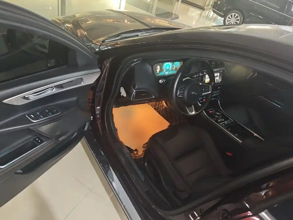 Jaguar XEL — миниатюра 16