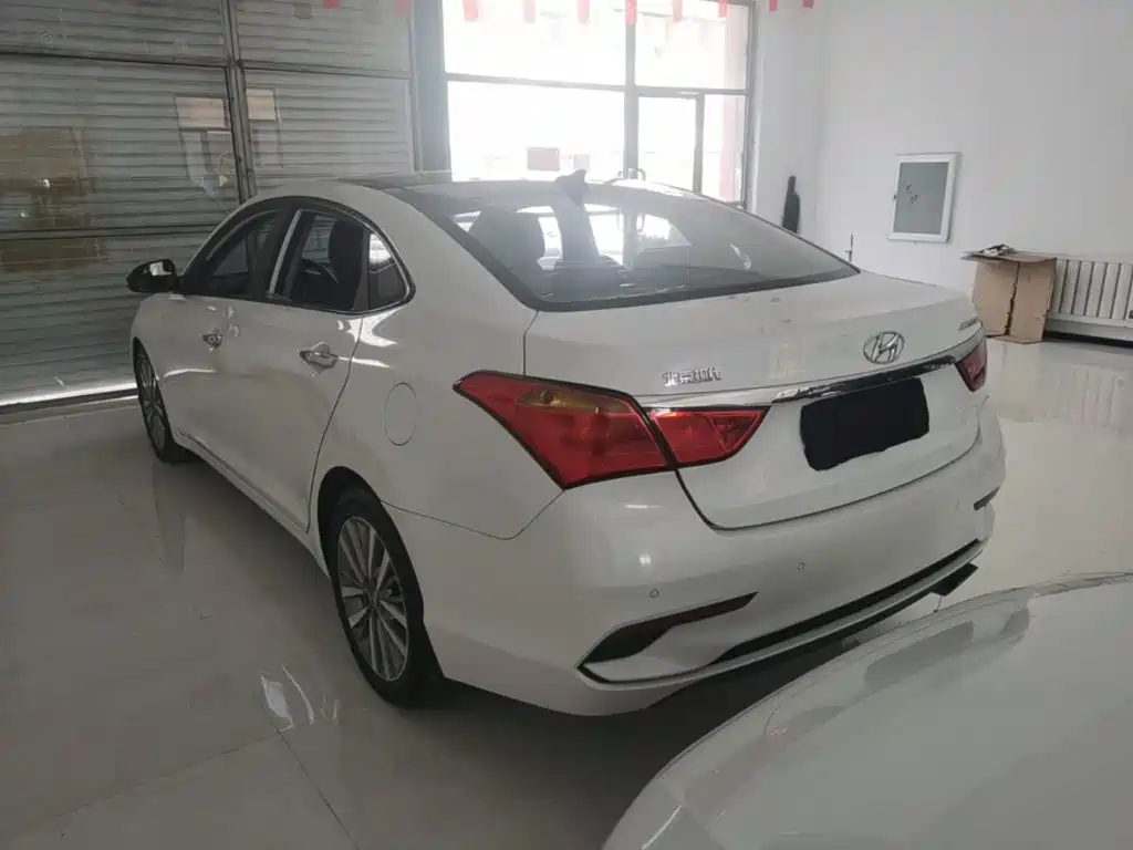 Hyundai Mistra — миниатюра 5