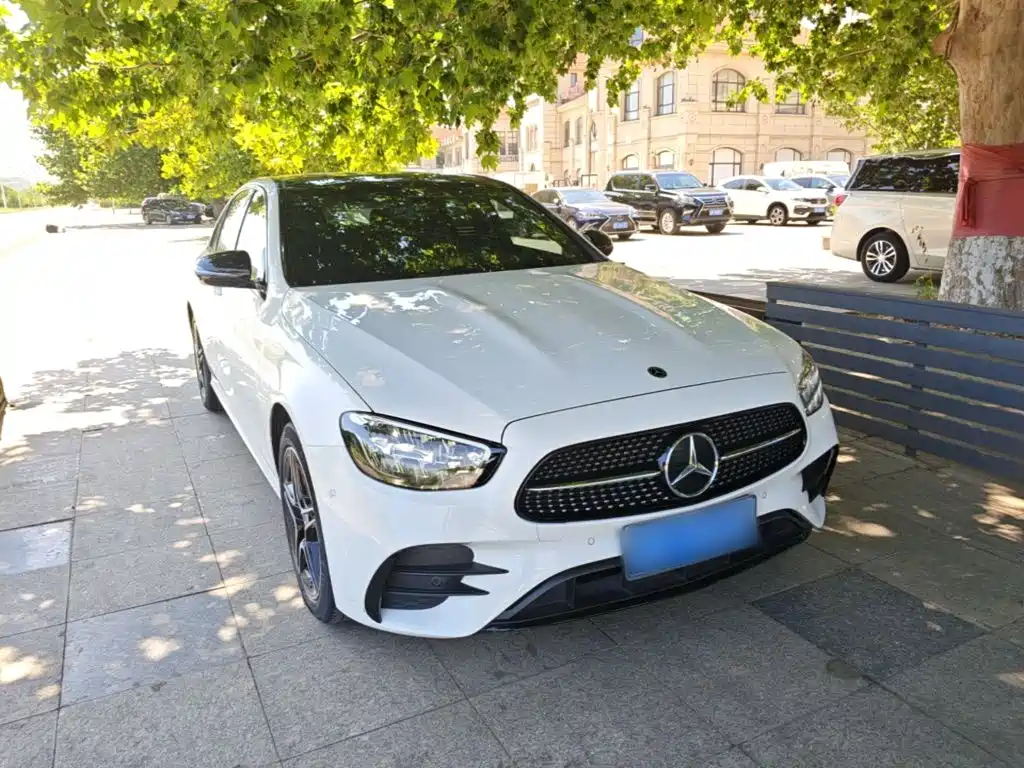 Mercedes-Benz E-Class (Import) — миниатюра 4