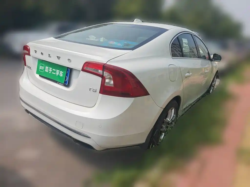 Volvo S60 — миниатюра 5