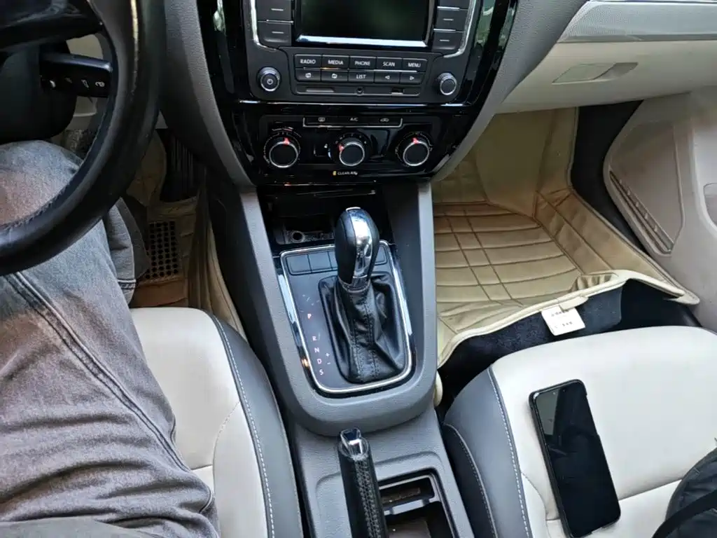 Volkswagen Sagitar — миниатюра 14