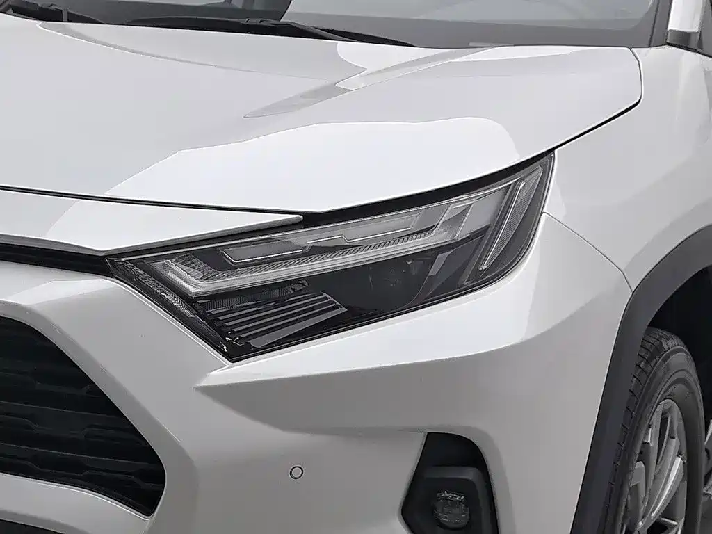 Toyota RAV4 — миниатюра 7