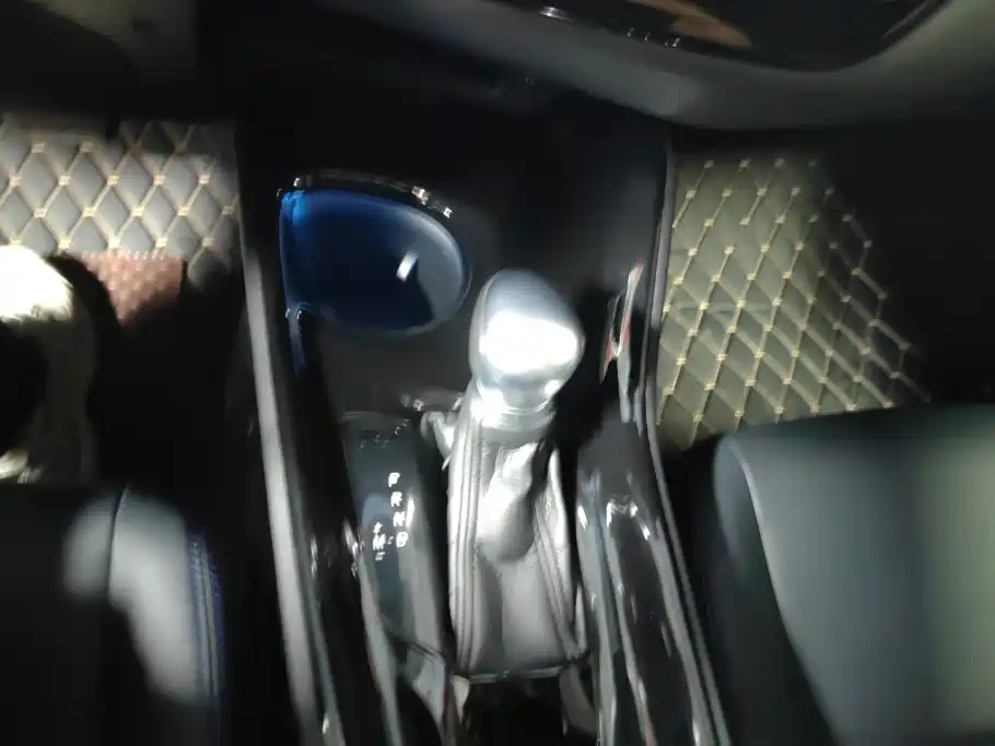 Toyota C-HR — миниатюра 16