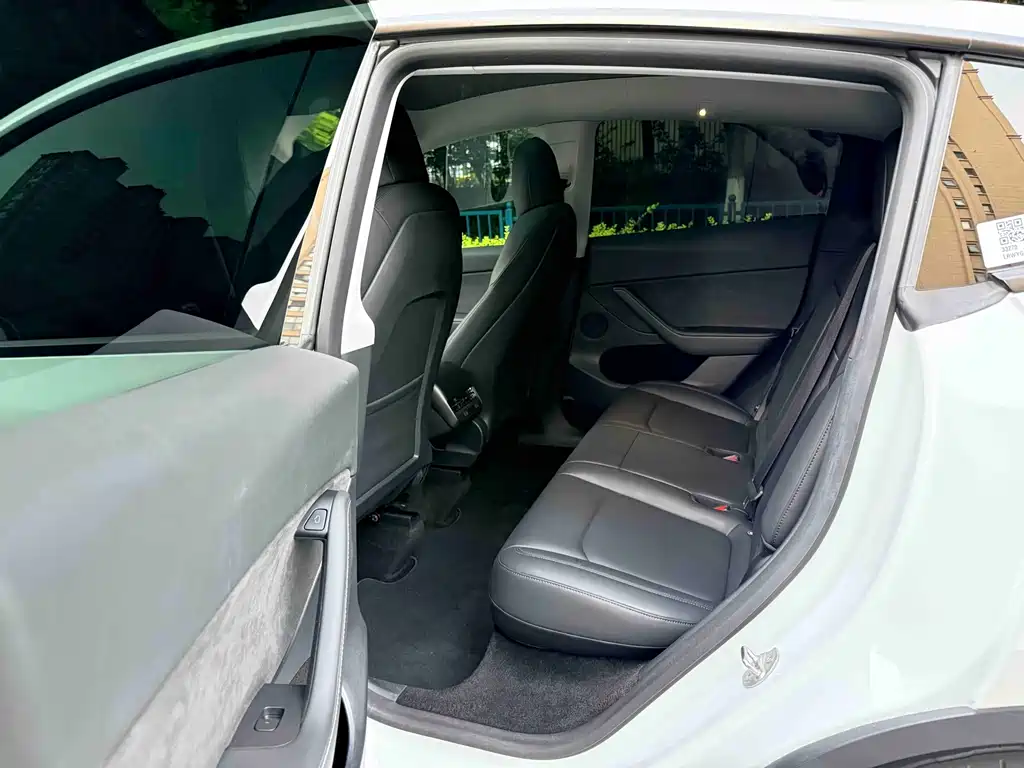 Tesla Model Y 2021 3D7