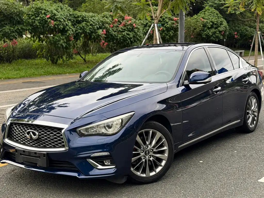 Infiniti Q50L