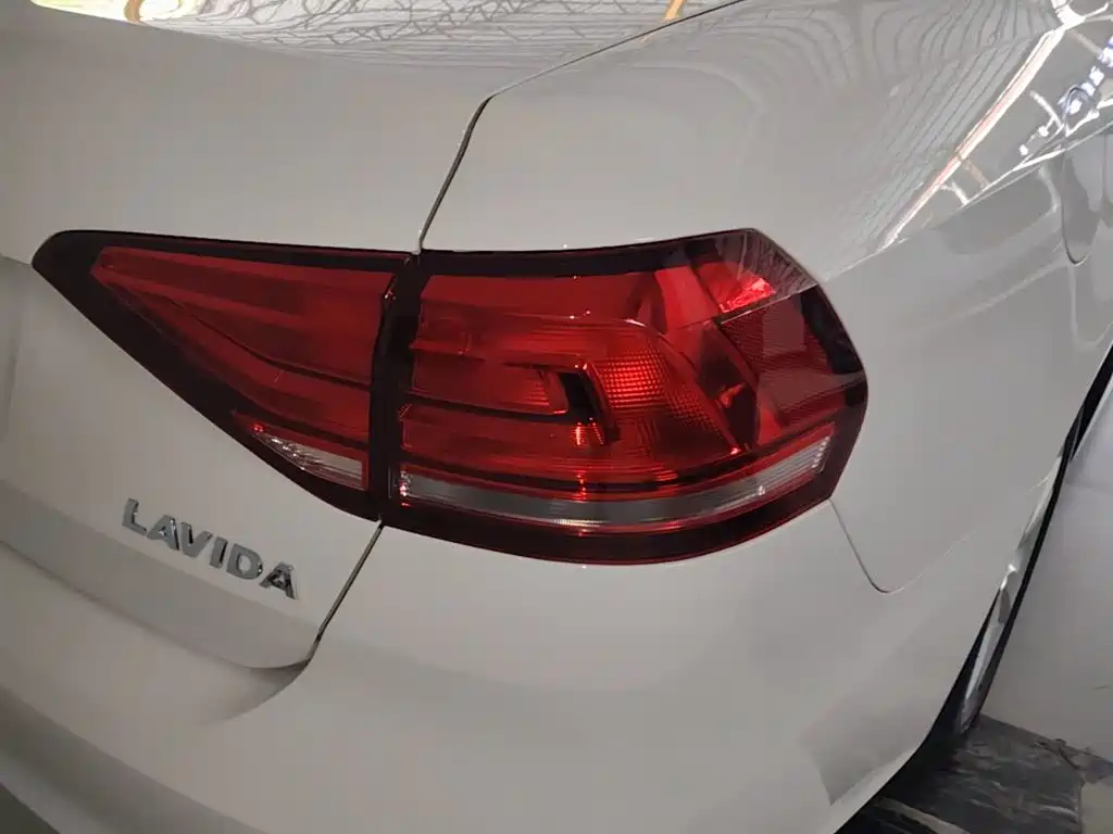 Volkswagen Lavida — миниатюра 8