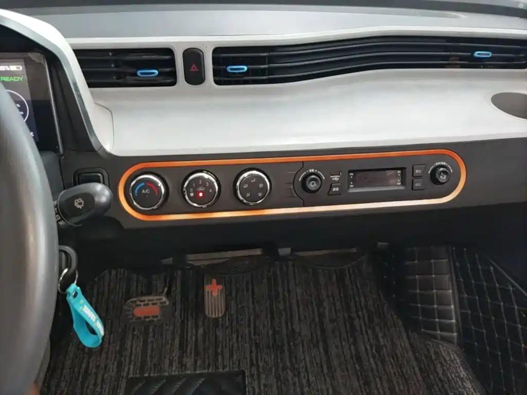 Wuling MINIEV — миниатюра 13