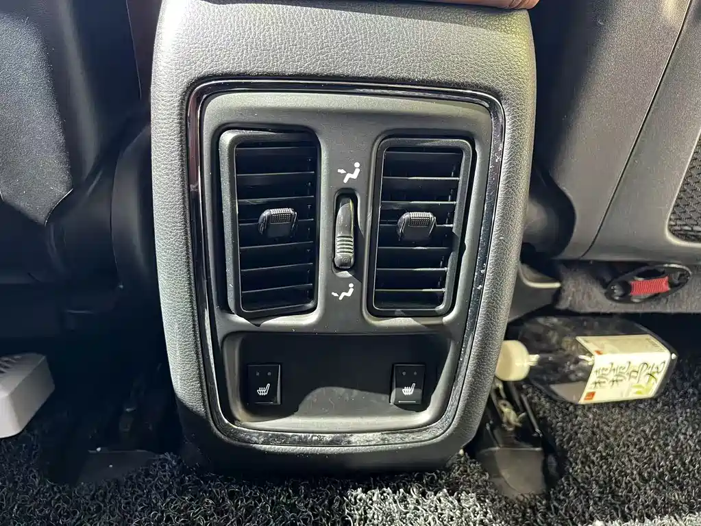 Jeep Grand Cherokee (Import) — миниатюра 26