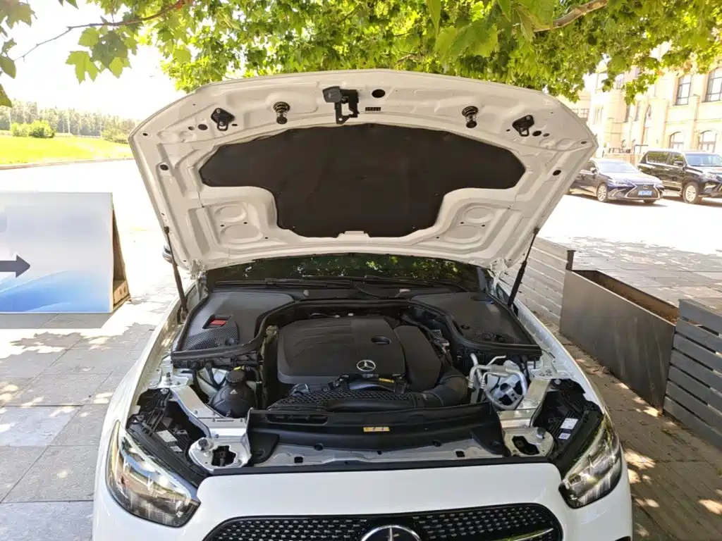 Mercedes-Benz E-Class (Import) — миниатюра 20